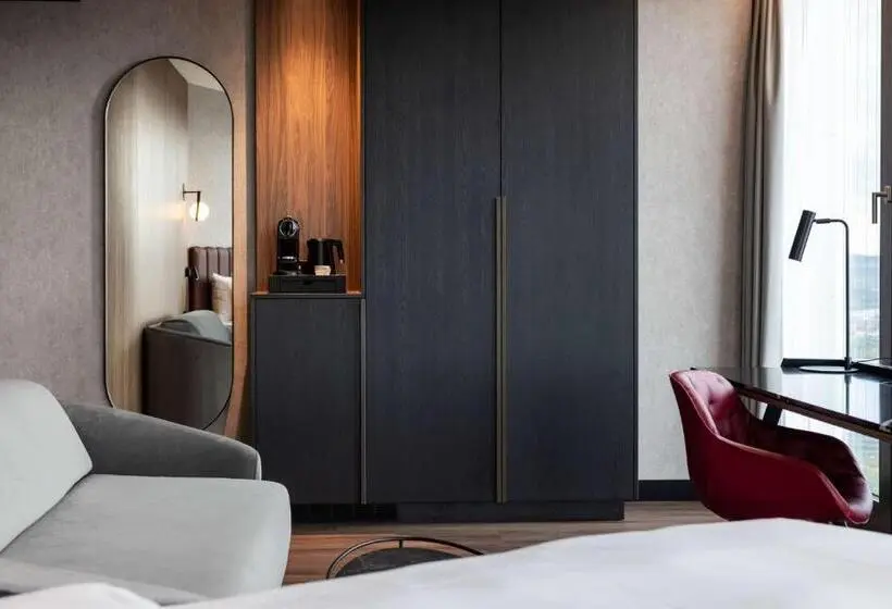 ジュニアスイート, Radisson Blu Hotel At Porsche Design Tower Stuttgart