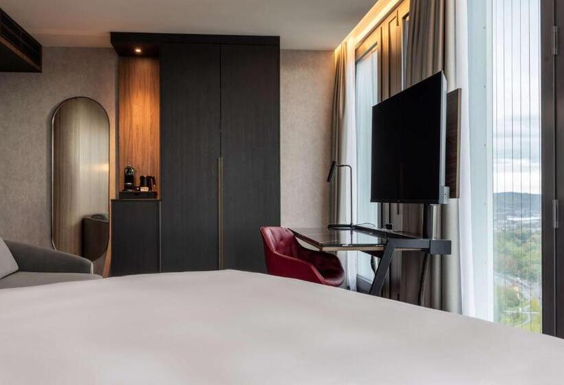Suíte Júnior, Radisson Blu Hotel At Porsche Design Tower Stuttgart