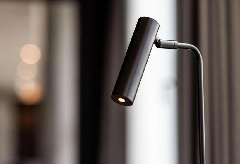 高级客房, Radisson Blu Hotel At Porsche Design Tower Stuttgart