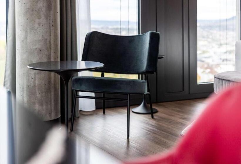高级客房, Radisson Blu Hotel At Porsche Design Tower Stuttgart