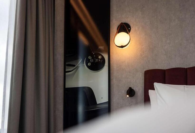 Quarto Premium, Radisson Blu Hotel At Porsche Design Tower Stuttgart