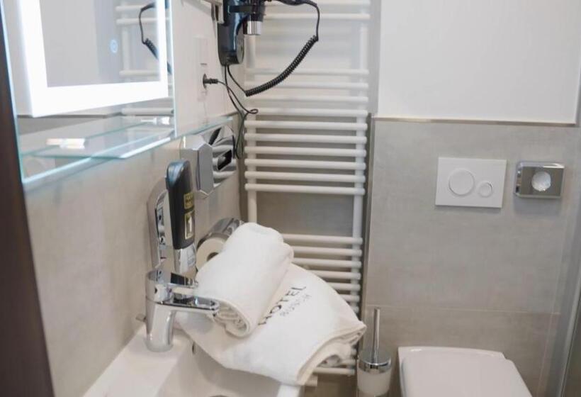 스탠다드 싱글 룸, Busch