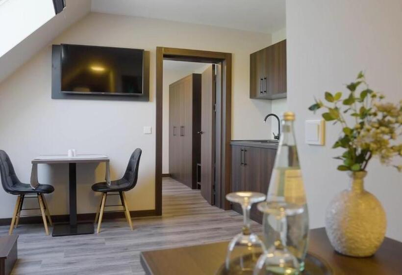 스탠다드 스튜디오, Busch