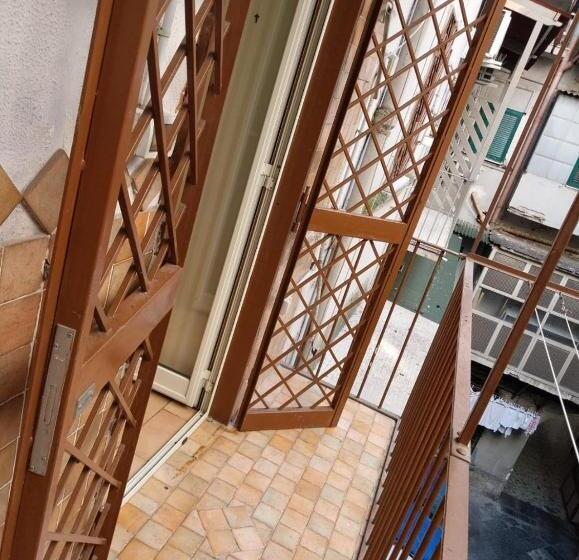 اتاق استاندارد با بالکن, B&b Caraty