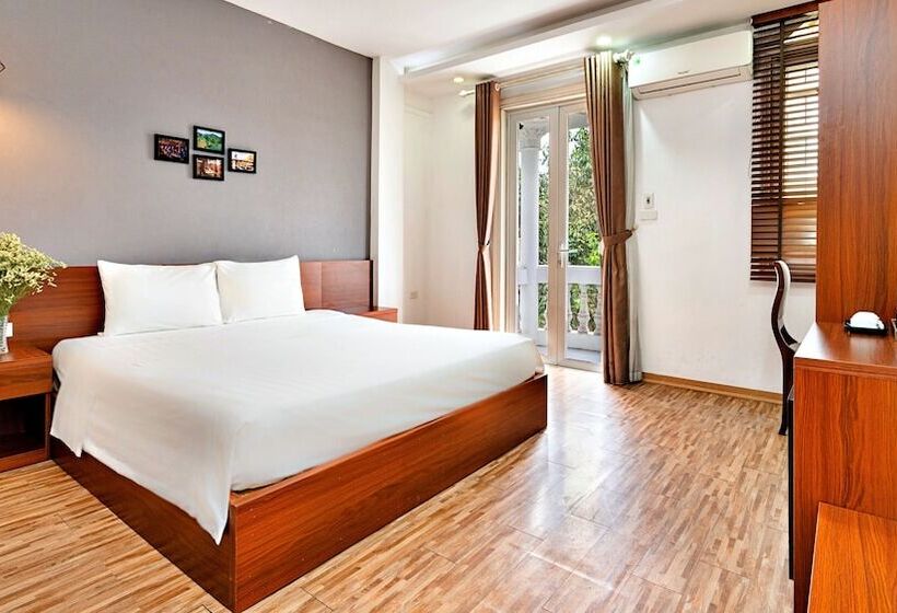 اتاق لوکس, Hanz Ami Central