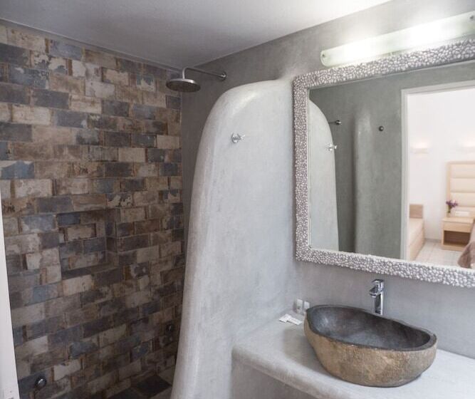 اتاق سه نفره دلوکس با چشم‌انداز دریا, Agia Anna Beachfront Boutique