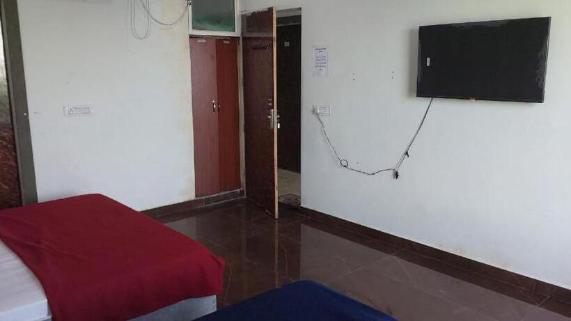 חדר סטנדרט לארבעה, Saritashray Seva Dham