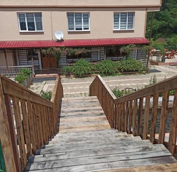 جناح, Yeşi̇lalan Otel