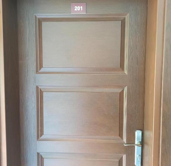 شقة غرفة واحدة مطلة على حمام السباحة, Yeşi̇lalan Otel