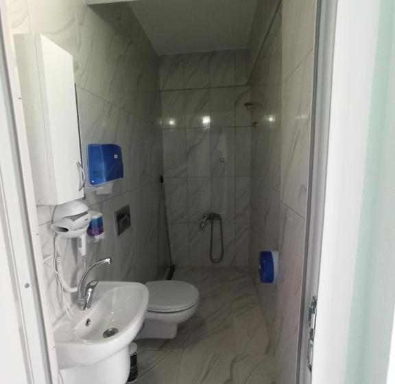 家庭间, Yeşi̇lalan Otel