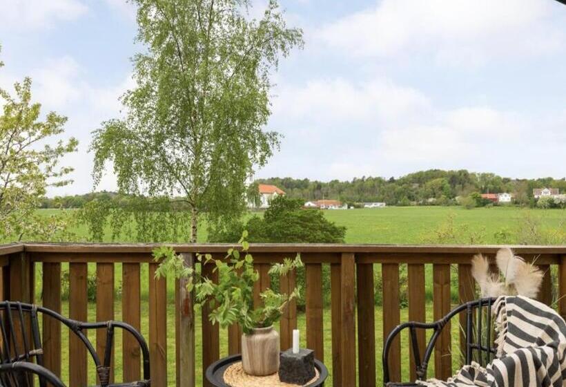 Номер Стандарт Совместная Ванная, Comfortable Guest Rooms With Fully Equipped Kitchen And Cosy Living Room