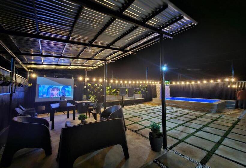 اتاق استاندارد چهار تخته, Jorge S Black Cabin