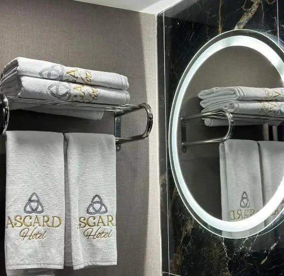 Standard Kolmen Hengen Huone, Asgard
