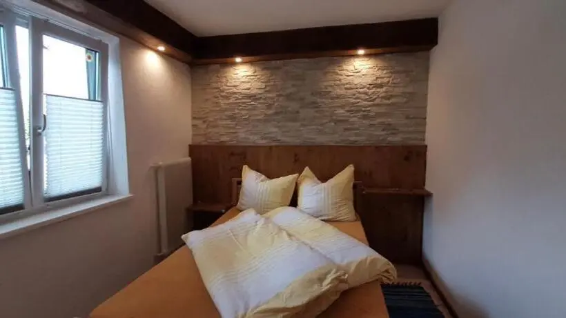 Huoneisto 2 Makuuhuonetta, Gästezimmer Lercher