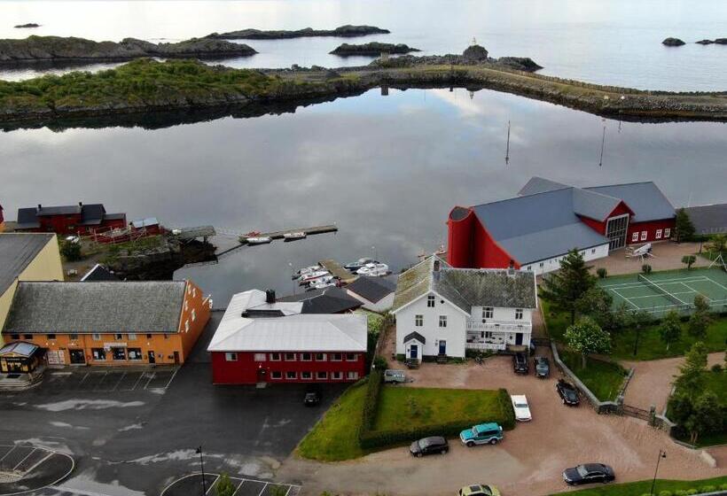 غرفة قياسية مطلة على الجبل, Angelas White House