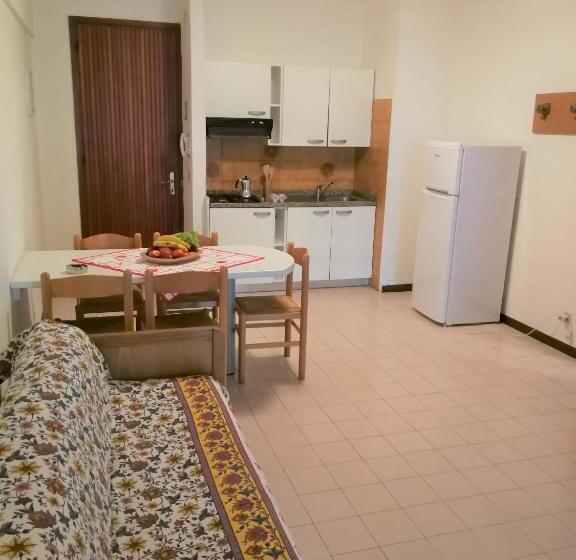 스탠다드 스튜디오, Residence Solarium