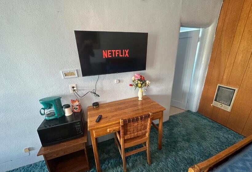 غرفة قياسية, Maverick Motel