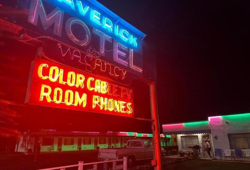 Номер Стандарт, Maverick Motel