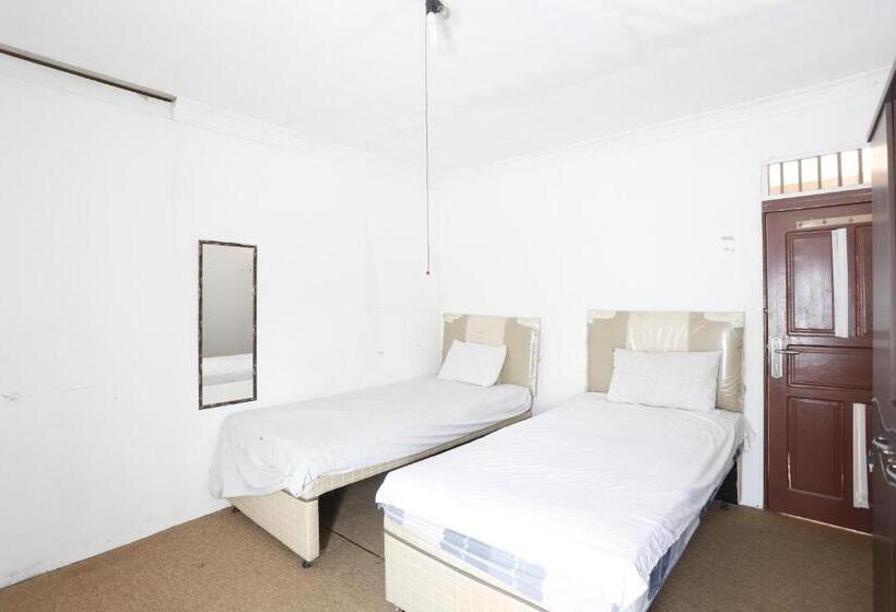 스탠다드 룸, Oyo 93127 Penginapan Budhe Sri