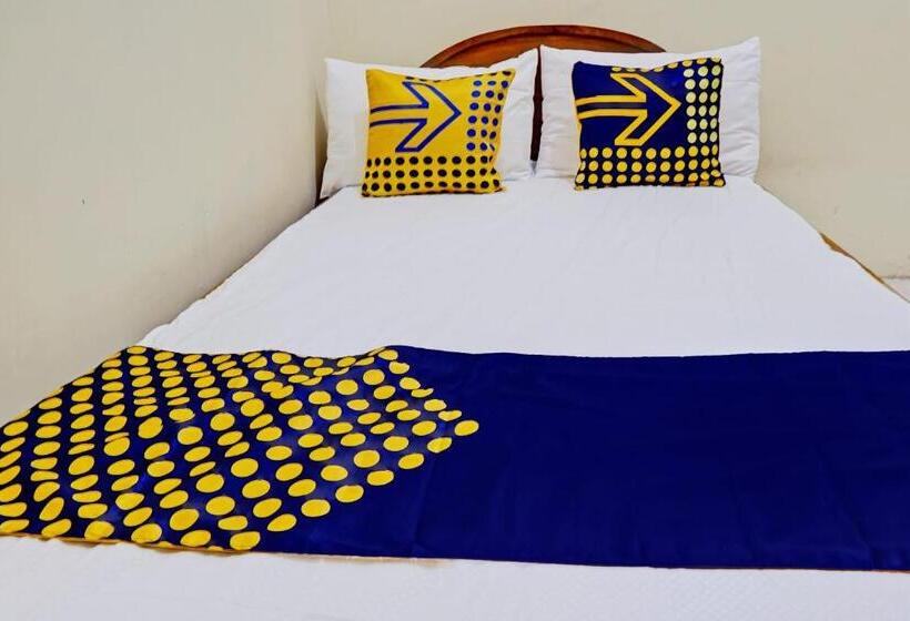 חדר אקונומי, Spot On 93108 Homestay H. Syarif Syariah   Ra Kartini