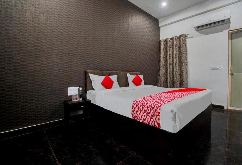 Трехместный Номер Классика, Oyo Flagship Hotel Rajshree