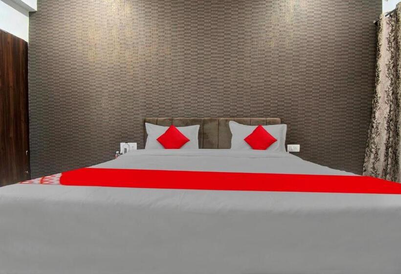 Трехместный Номер Классика, Oyo Flagship Hotel Rajshree