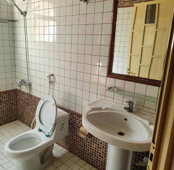 Suíte, منامي للشقق المخدومة كورنيش الخبر اقتصادي