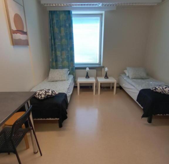 标准三人间共用浴室, Li Posti