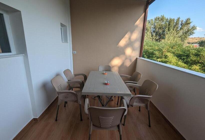 اتاق استاندارد چهار تخته, Apartments Victory