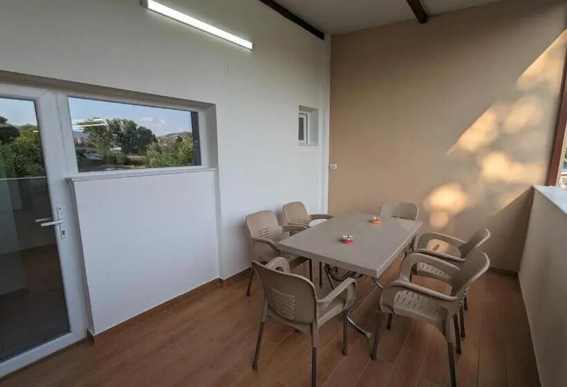 اتاق استاندارد چهار تخته, Apartments Victory