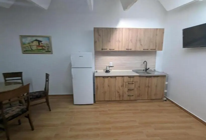 اتاق استاندارد چهار تخته, Apartments Victory