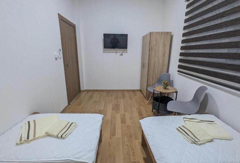 اتاق استاندارد, Apartments Victory