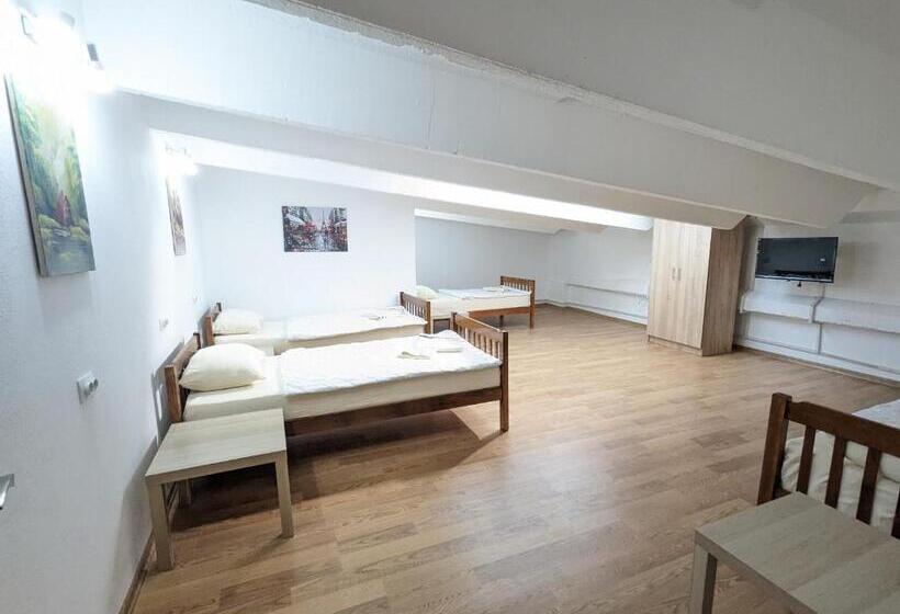 اتاق استاندارد چهار تخته, Apartments Victory