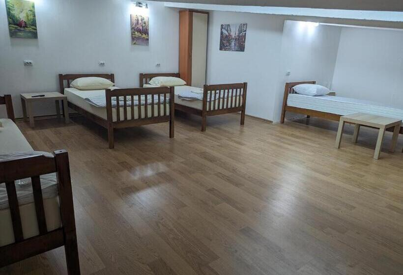 اتاق استاندارد چهار تخته, Apartments Victory