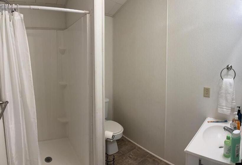 家庭洋房, Cypress Landing Cabins