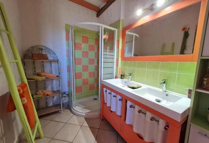 ファミリールーム, Chambre Lumineuse Avec Terrasse Privative, Au Coeur De La Région Des Châteaux Et De La Forêt D Orléa