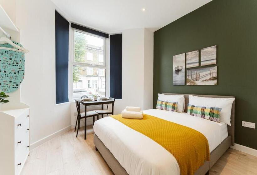 إستوديو ديلوكس, The Finsbury Park Star Apartments