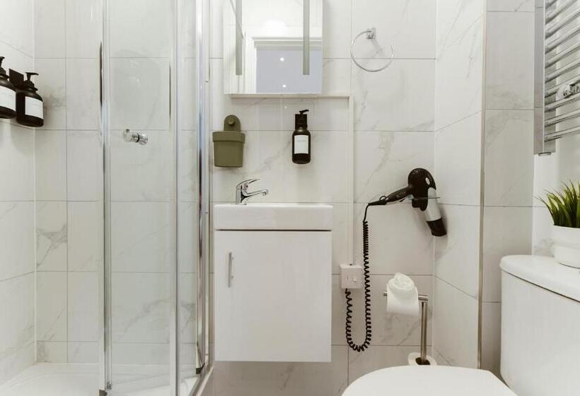 إستوديو قياسى, The Finsbury Park Star Apartments