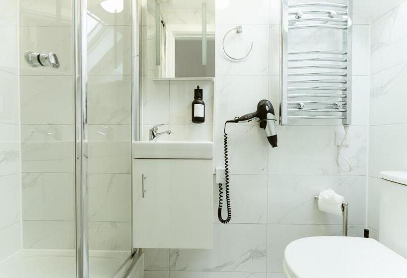 إستوديو قياسى, The Finsbury Park Star Apartments