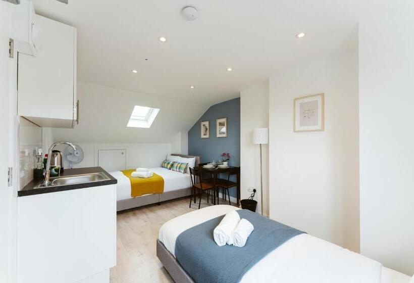 إستوديو قياسى, The Finsbury Park Star Apartments