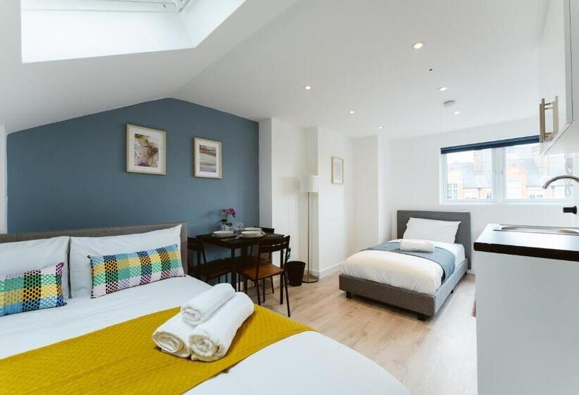 إستوديو قياسى, The Finsbury Park Star Apartments