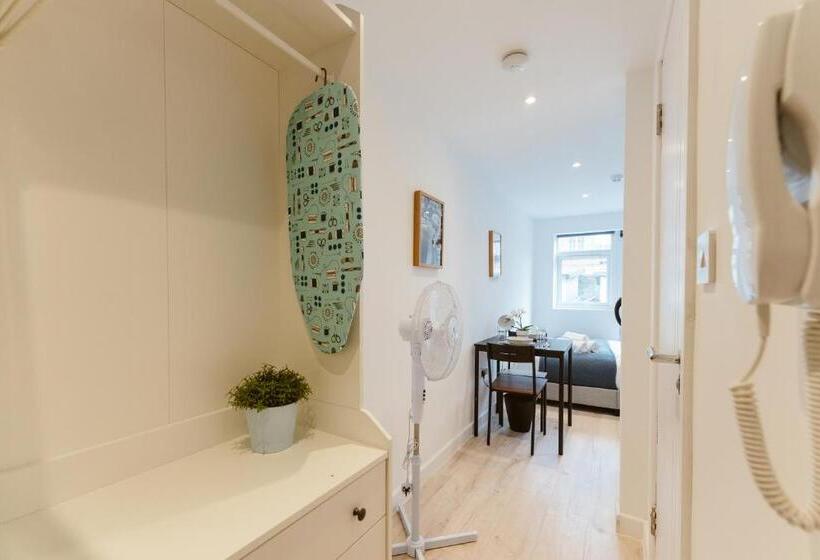 إستوديو ديلوكس, The Finsbury Park Star Apartments