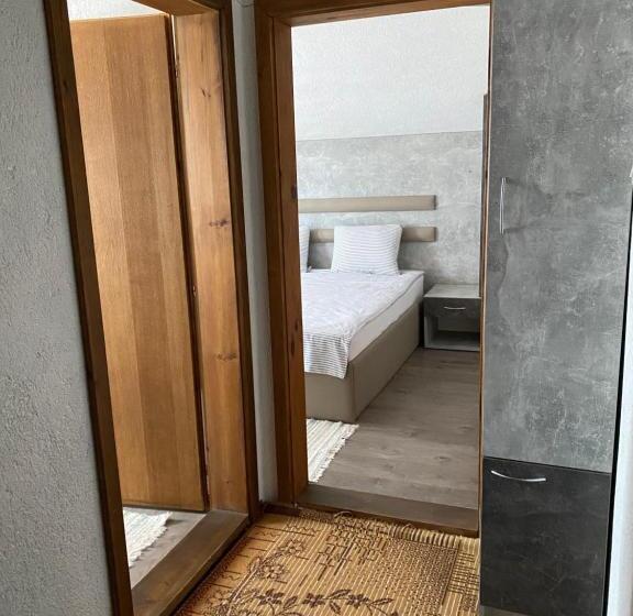 غرفة قياسية رباعية, Vila Ivan