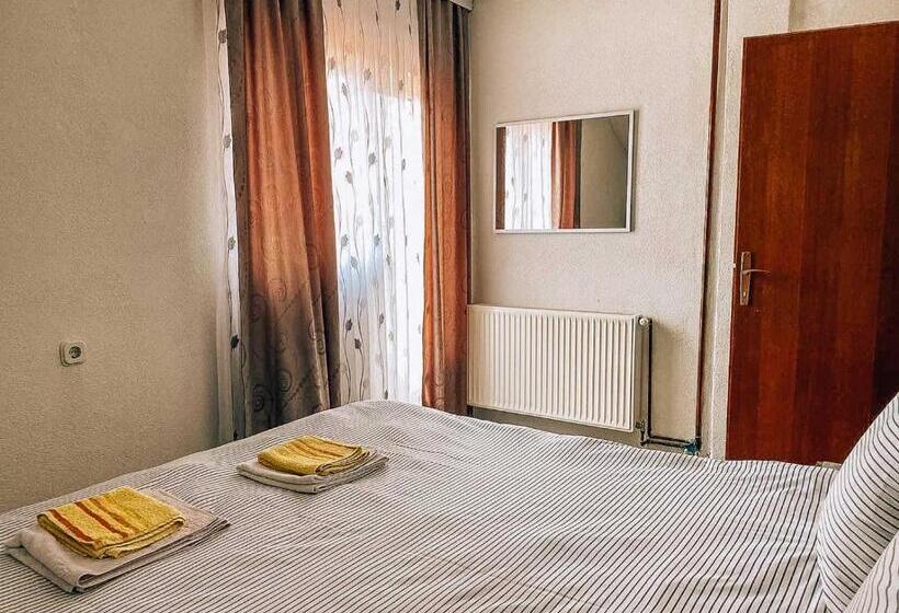اتاق استاندارد چهار تخته, Vila Ivan