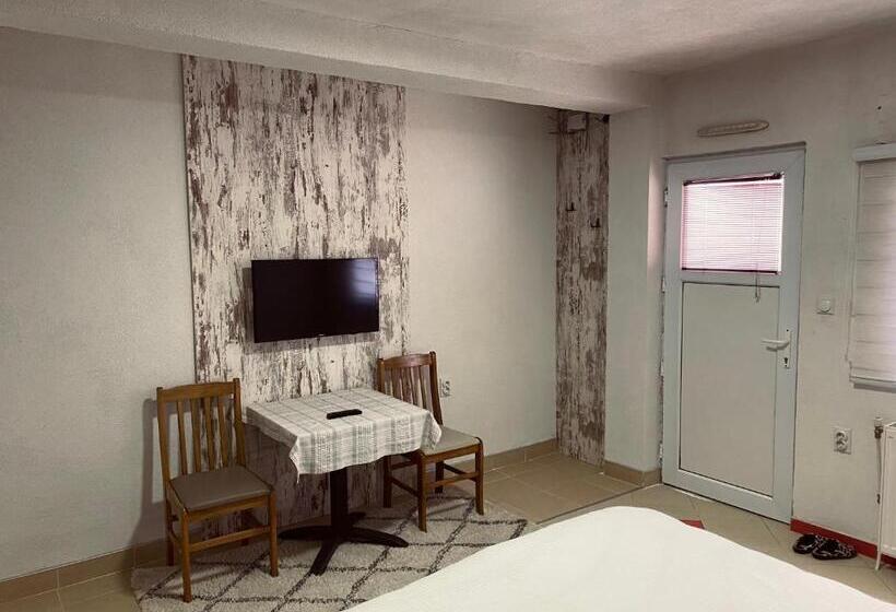 غرفة قياسية, Vila Ivan