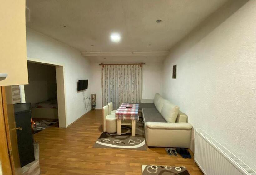 غرفة عائلية, Vila Ivan