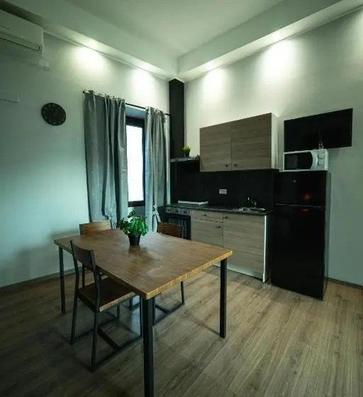 庭の見える１ベッドルームアパートメント, Regis 2 Appartamenti Resort Centro Storico