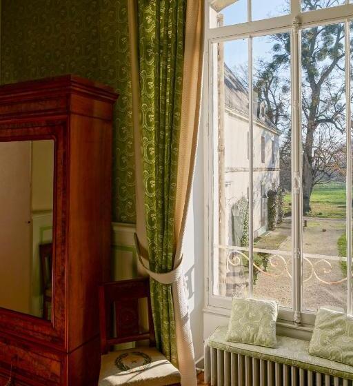 Номер Стандарт, Château De Thouaré