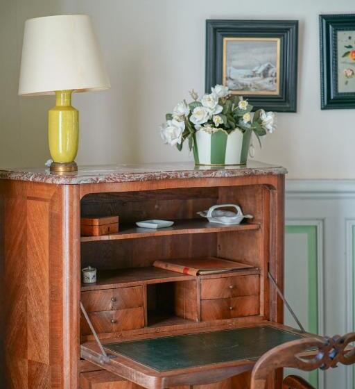 标准间, Château De Thouaré