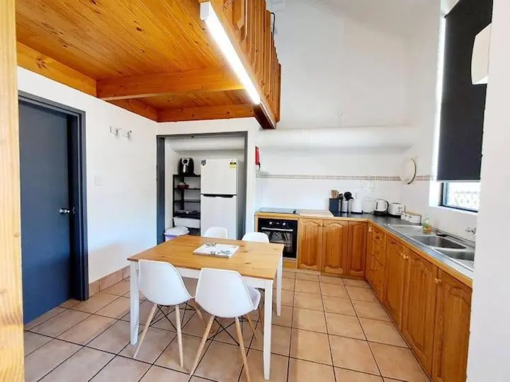 Villa 1 Makuuhuone Puutarhanäkymä, Carras Loft Villa Near The Sea Sleeps 5
